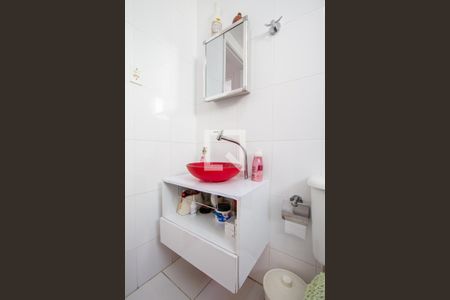 Banheiro de apartamento à venda com 2 quartos, 60m² em Conceição, Osasco