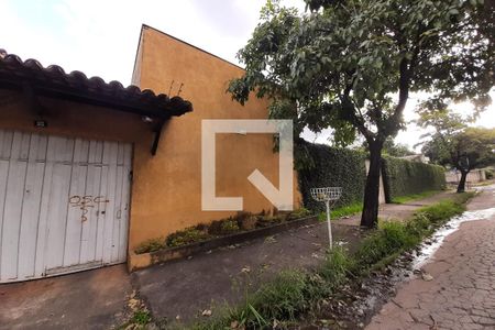 Fachada de casa à venda com 5 quartos, 1300m² em Garças, Belo Horizonte