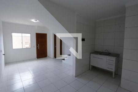 Sala/Cozinha de casa de condomínio à venda com 2 quartos, 75m² em Parque Boturussu, São Paulo