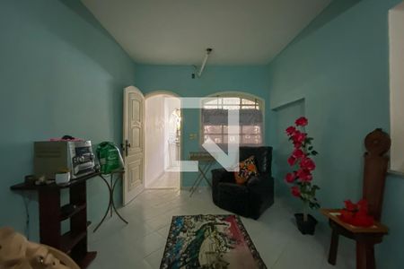 Sala de casa para alugar com 3 quartos, 300m² em Brás de Pina, Rio de Janeiro