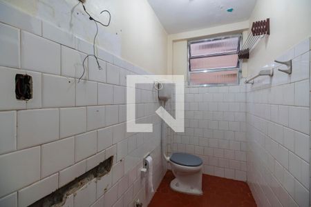 Banheiro  de apartamento para alugar com 2 quartos, 52m² em Higienópolis, Porto Alegre