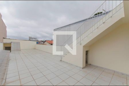 Casa à venda com 220m², 2 quartos e 2 vagas Casa à venda com 220m², 2 quartos e 2 vagasTerraço