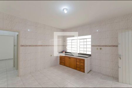 Casa à venda com 220m², 2 quartos e 2 vagas Casa à venda com 220m², 2 quartos e 2 vagasCozinha