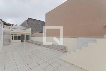 Casa à venda com 220m², 2 quartos e 2 vagas Casa à venda com 220m², 2 quartos e 2 vagasTerraço