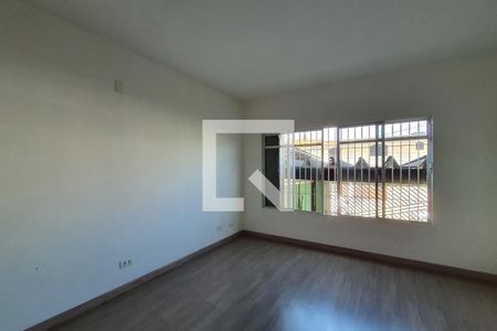 Sala de casa à venda com 3 quartos, 120m² em Vila Santo Estefano, São Paulo
