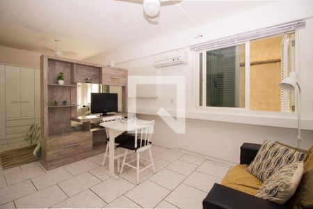 Sala de kitnet/studio para alugar com 1 quarto, 31m² em Centro Histórico, Porto Alegre