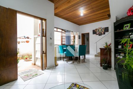 Sala de casa à venda com 4 quartos, 220m² em Santa Teresinha, São Paulo