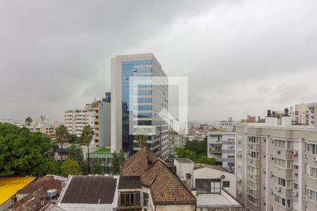 Vista da Sala de apartamento para alugar com 3 quartos, 95m² em Independência, Porto Alegre