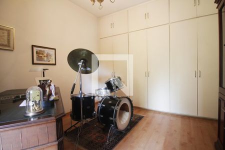 Quarto 1 de apartamento à venda com 3 quartos, 206m² em Vila Suzana, São Paulo