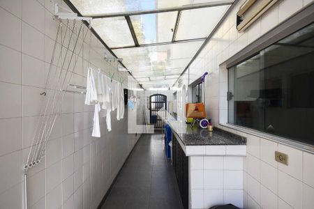 Casa à venda com 700m², 3 quartos e 6 vagas Casa à venda com 700m², 3 quartos e 6 vagasÁrea de serviço