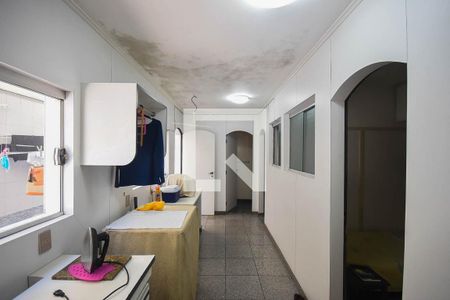 Casa à venda com 700m², 3 quartos e 6 vagas Casa à venda com 700m², 3 quartos e 6 vagasÁrea de serviço