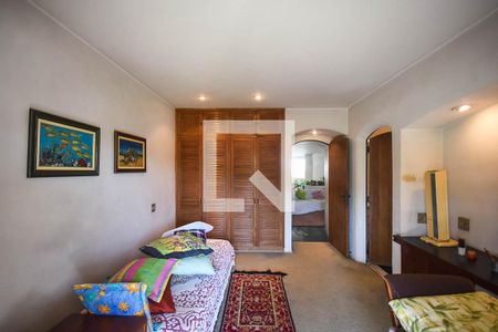 Casa à venda com 700m², 3 quartos e 6 vagas Casa à venda com 700m², 3 quartos e 6 vagasSuíte 2