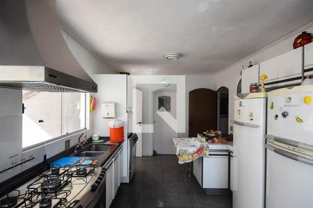 Casa à venda com 700m², 3 quartos e 6 vagas Casa à venda com 700m², 3 quartos e 6 vagasCozinha