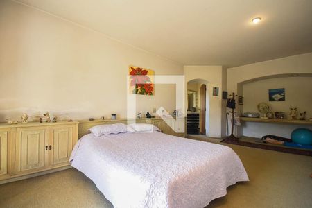 Casa à venda com 700m², 3 quartos e 6 vagas Casa à venda com 700m², 3 quartos e 6 vagasSuíte 3