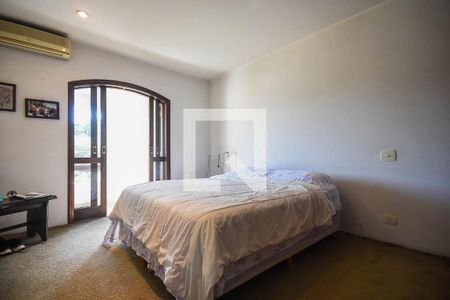 Casa à venda com 700m², 3 quartos e 6 vagas Casa à venda com 700m², 3 quartos e 6 vagasSuíte 1