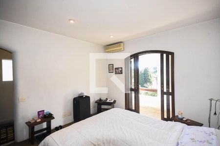 Casa à venda com 700m², 3 quartos e 6 vagas Casa à venda com 700m², 3 quartos e 6 vagasSuíte 1