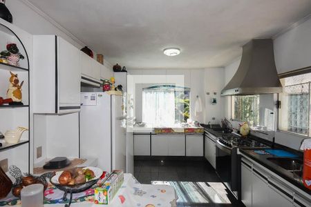 Casa à venda com 700m², 3 quartos e 6 vagas Casa à venda com 700m², 3 quartos e 6 vagasCozinha