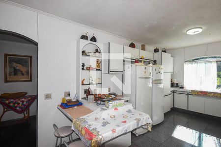 Casa à venda com 700m², 3 quartos e 6 vagas Casa à venda com 700m², 3 quartos e 6 vagasCozinha