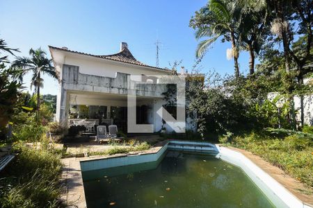 Fachada posterior de casa à venda com 3 quartos, 700m² em Jardim Guedala, São Paulo