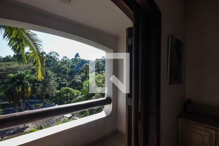 Casa à venda com 700m², 3 quartos e 6 vagas Casa à venda com 700m², 3 quartos e 6 vagasVaranda da suíte 3