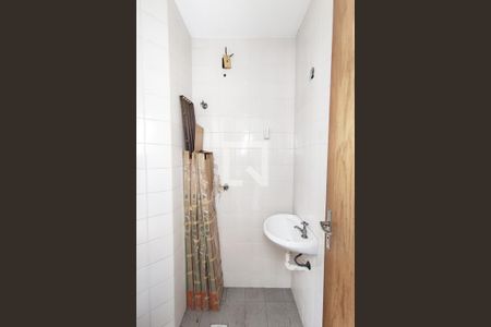 Apartamento para alugar com 94m², 2 quartos e 1 vaga Apartamento para alugar com 94m², 2 quartos e 1 vagaBanheiro de Serviço