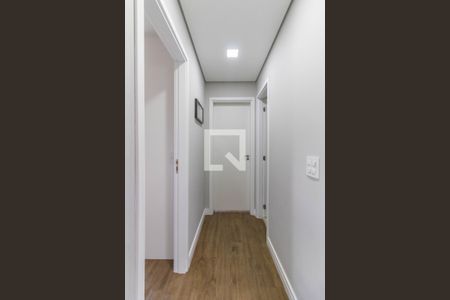 Corredor de apartamento para alugar com 2 quartos, 68m² em Jardim Flor da Montanha, Guarulhos