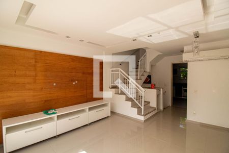 Casa de condomínio à venda com 156m², 3 quartos e 3 vagasSala