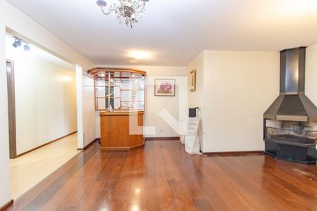 Sala 1 de casa para alugar com 3 quartos, 360m² em Portão, Curitiba