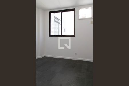 Quarto de apartamento à venda com 2 quartos, 83m² em Barra da Tijuca, Rio de Janeiro