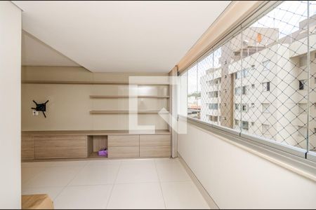 Sala de apartamento para alugar com 3 quartos, 89m² em Nova Suíssa, Belo Horizonte