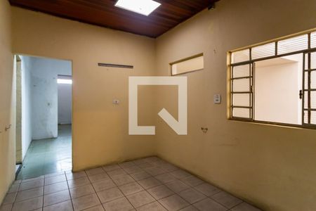 Quarto de casa para alugar com 4 quartos, 700m² em Quitaúna, Osasco