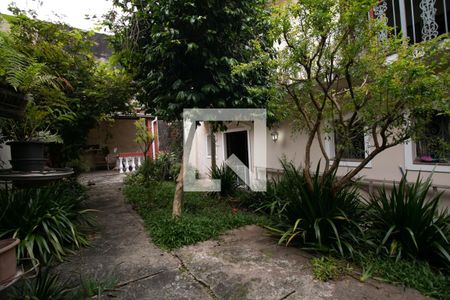 Casa à venda com 480m², 5 quartos e 8 vagas Casa à venda com 480m², 5 quartos e 8 vagasQuintal