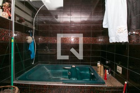 Casa à venda com 480m², 5 quartos e 8 vagas Casa à venda com 480m², 5 quartos e 8 vagasBanheiro Suíte 4