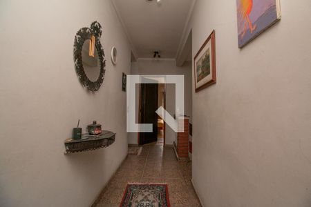 Casa à venda com 480m², 5 quartos e 8 vagas Casa à venda com 480m², 5 quartos e 8 vagasCorredor