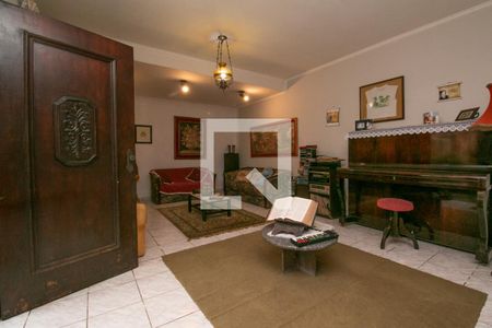 Casa à venda com 480m², 5 quartos e 8 vagas Casa à venda com 480m², 5 quartos e 8 vagasSala de Estar