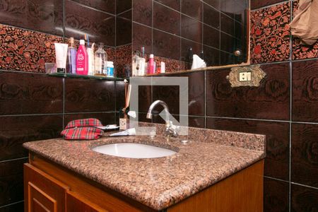 Casa à venda com 480m², 5 quartos e 8 vagas Casa à venda com 480m², 5 quartos e 8 vagasBanheiro Suíte 4