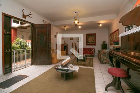 Casa à venda com 480m², 5 quartos e 8 vagas Casa à venda com 480m², 5 quartos e 8 vagasSala de Estar