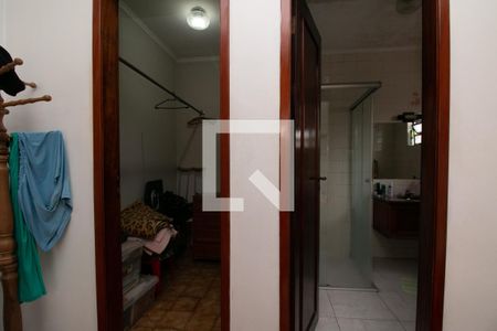 Casa à venda com 480m², 5 quartos e 8 vagas Casa à venda com 480m², 5 quartos e 8 vagasCloset Suíte 5