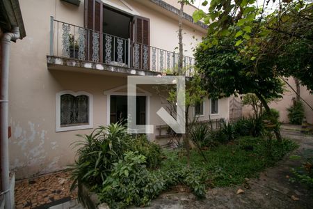 Casa à venda com 480m², 5 quartos e 8 vagas Casa à venda com 480m², 5 quartos e 8 vagasQuintal