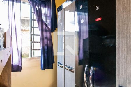 Quarto 2 de casa para alugar com 2 quartos, 300m² em Jaqueline, Belo Horizonte