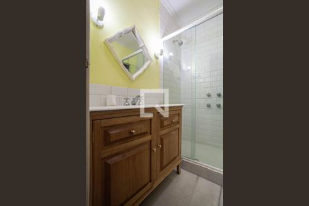 Banheiro social  de apartamento para alugar com 1 quarto, 40m² em Centro, Belo Horizonte