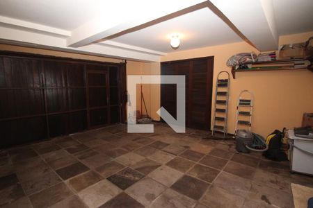 Casa de condomínio à venda com 367m², 4 quartos e 2 vagas Casa de condomínio à venda com 367m², 4 quartos e 2 vagasGaragem