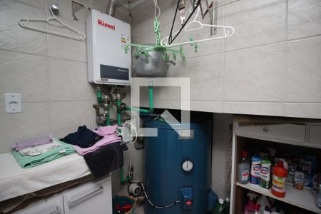 Casa de condomínio à venda com 367m², 4 quartos e 2 vagas Casa de condomínio à venda com 367m², 4 quartos e 2 vagasAquecedor