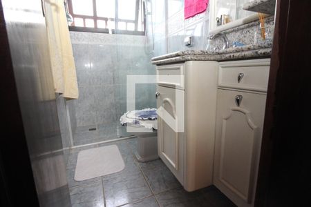 Casa de condomínio à venda com 367m², 4 quartos e 2 vagas Casa de condomínio à venda com 367m², 4 quartos e 2 vagasBanheiro 2