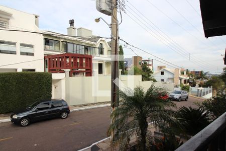 Casa de condomínio à venda com 367m², 4 quartos e 2 vagas Casa de condomínio à venda com 367m², 4 quartos e 2 vagasvista da Sacada