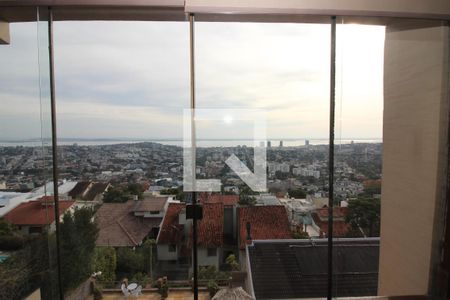 Casa de condomínio à venda com 367m², 4 quartos e 2 vagas Casa de condomínio à venda com 367m², 4 quartos e 2 vagasVista da Suíte