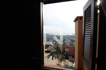 Casa de condomínio à venda com 367m², 4 quartos e 2 vagas Casa de condomínio à venda com 367m², 4 quartos e 2 vagasVista do Quarto 3