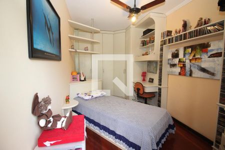 Casa de condomínio à venda com 367m², 4 quartos e 2 vagas Casa de condomínio à venda com 367m², 4 quartos e 2 vagasQuarto 2