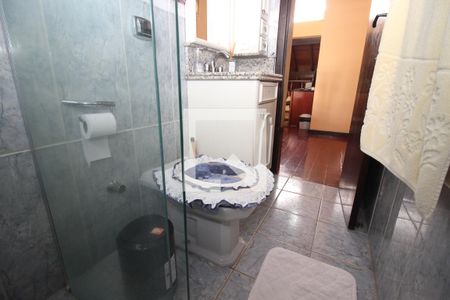 Casa de condomínio à venda com 367m², 4 quartos e 2 vagas Casa de condomínio à venda com 367m², 4 quartos e 2 vagasBanheiro 2