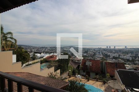 Casa de condomínio à venda com 367m², 4 quartos e 2 vagas Casa de condomínio à venda com 367m², 4 quartos e 2 vagasVista da Sala de Jantar